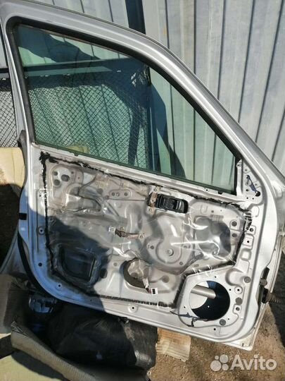 Двери Nissan Bluebird