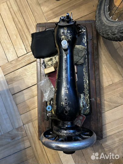 Швейная машинка зингер