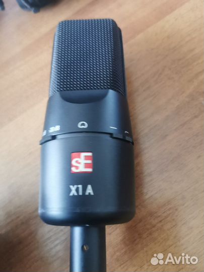 Микрофон SE X1 A и звуковая карта U-phoria UM2