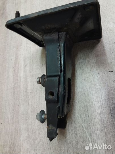 Кронштейн усилителя бампера задний правый Hyundai