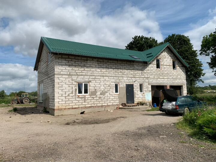 Дом 360 м² на участке 8 га