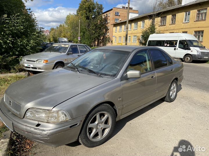 Volvo S40 1.6 МТ, 1998, битый, 250 000 км