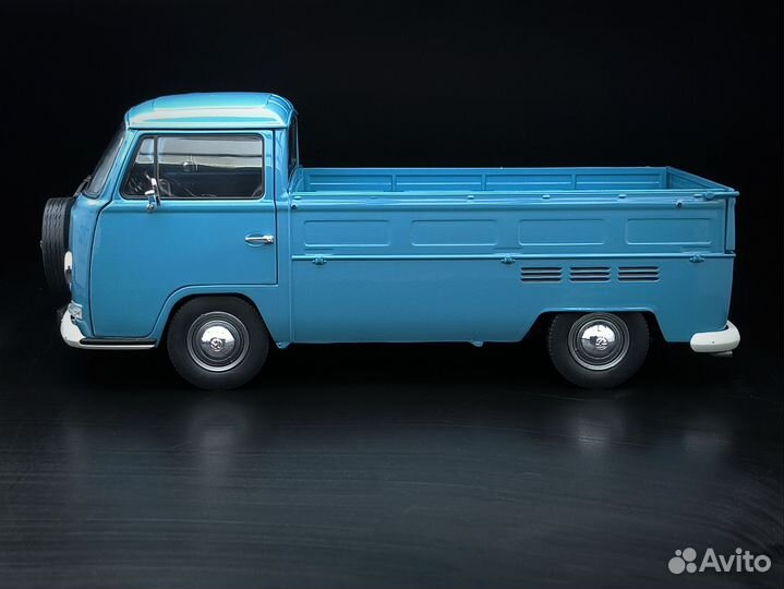 Volkswagen T2 pick-up 1/18 (Solido)