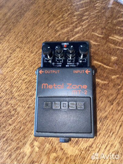 Boss metal zone MT 2