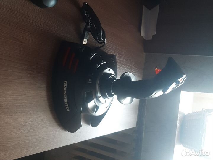 Джойстик Thrustmaster T-flight stick X