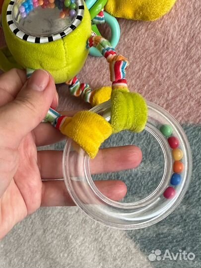Погремушка-подвеска обезьянка Цирк