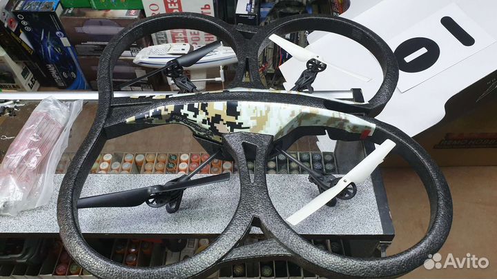 Квадрокоптер Parrot AR.Dron2.0 с двумя камерами