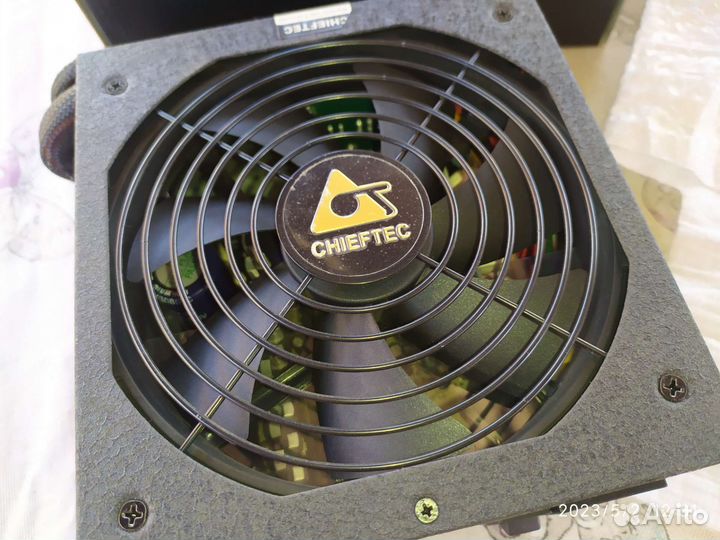 Блок питания chieftec 750w GPS-750C