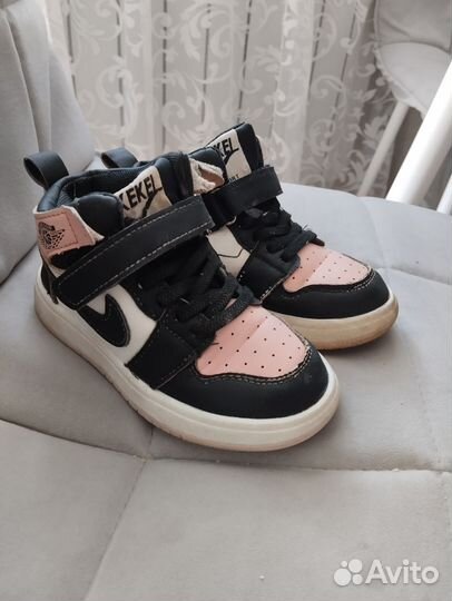 Кроссовки детские