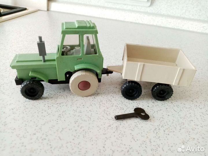 Заводная игрушка СССР трактор, с ключиком