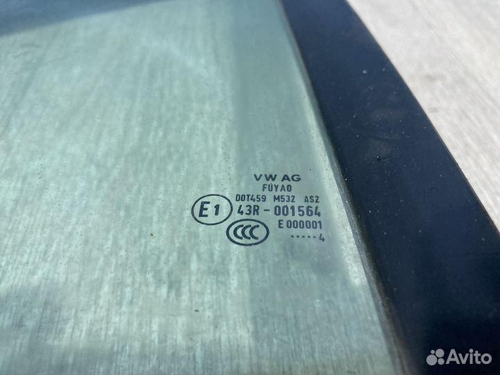 Форточка задняя правая Volkswagen Jetta
