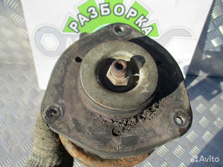 Амортизатор передний правый VW Caddy 3 2007г