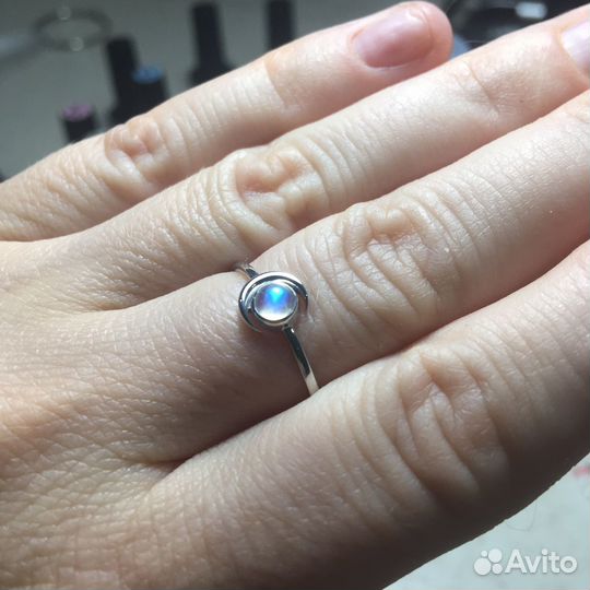Кольцо с лунным камнем