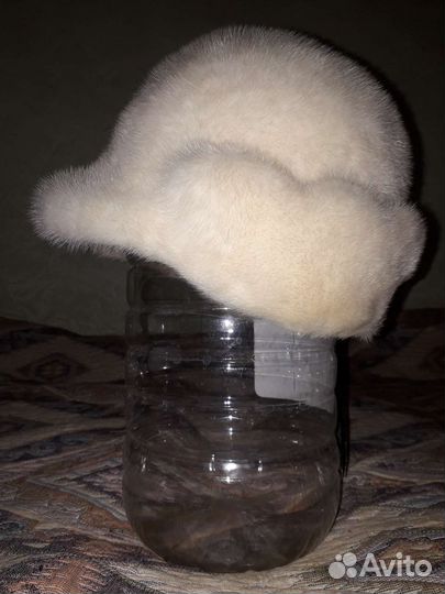 Головные уборы женские