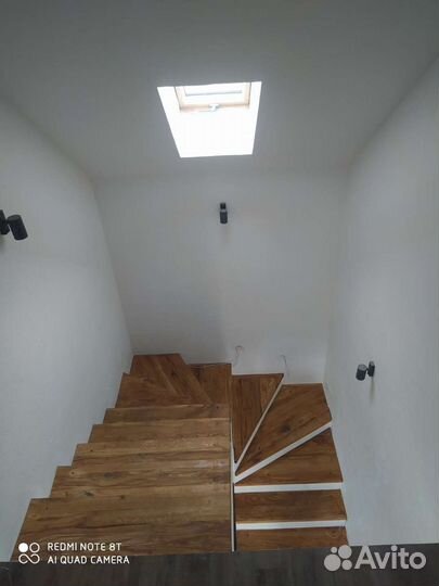 Лестница на второй этаж из массива