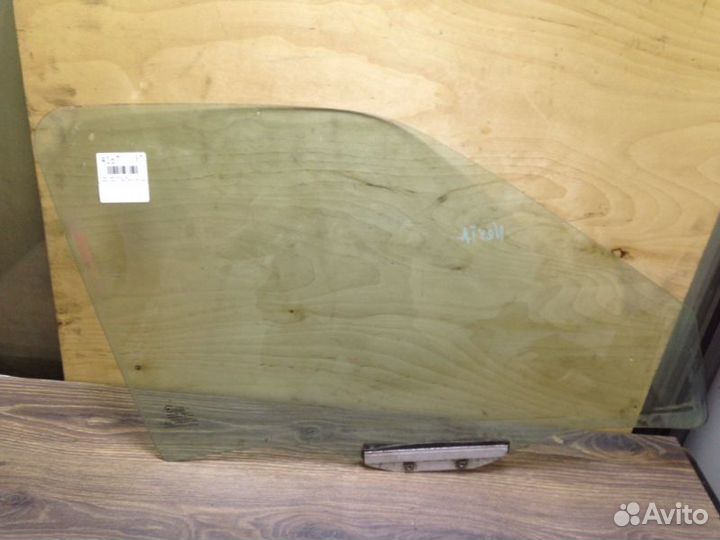 Стекло двери переднее правое Daewoo Nexia N100