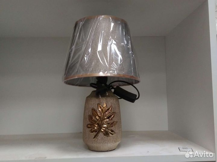 Лампа настольная