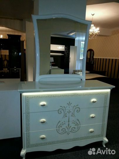 Зеркало новое от спальни Винтаж