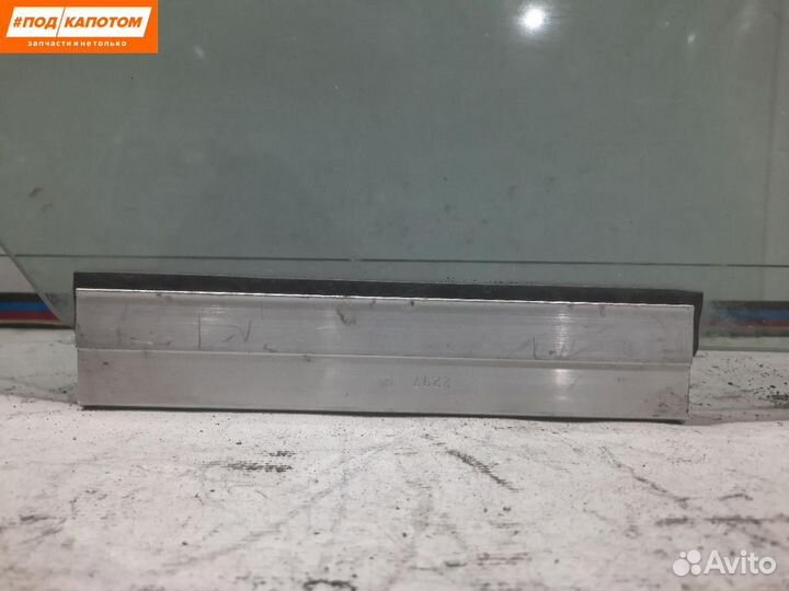 Стекло двери задней правой Opel Astra H 5161462