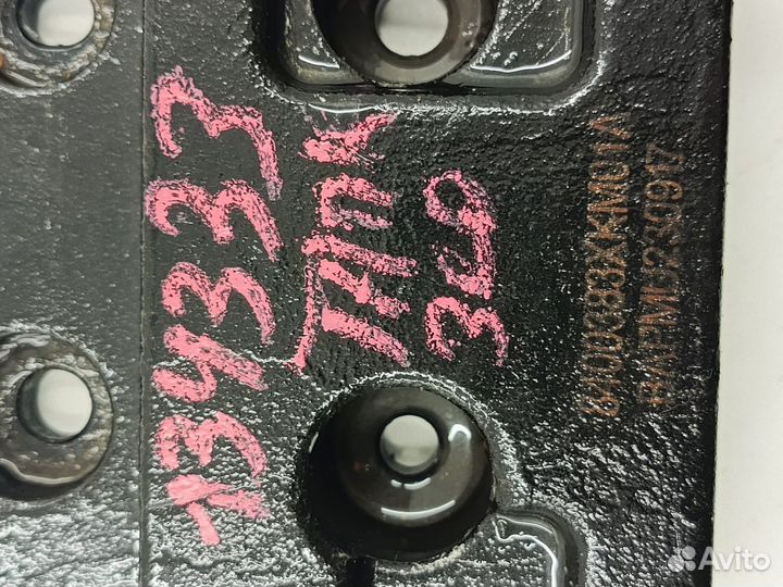 Направляющая трапеции дворников (Tank 300)