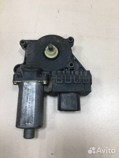 Моторчик стеклоподъемника Ford Focus