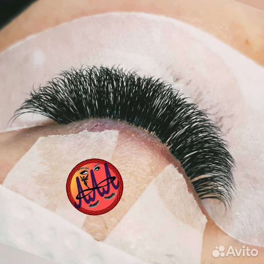 Наращивание ресниц. Моделирование бровей