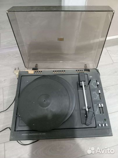 Проигрыватель винила