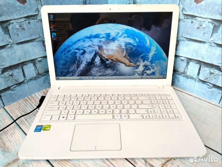 Игровой Asus на i3/ GT 920m/ RAM 6/ SSD 256