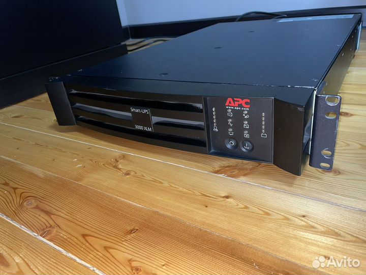 Ибп APC sum3000rmxli2u