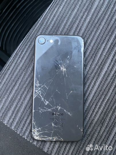 iPhone 8, 64 ГБ
