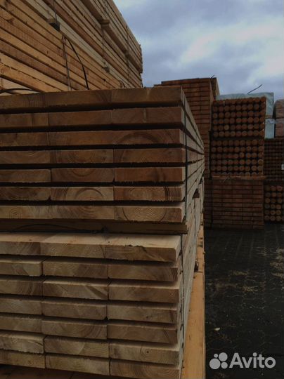 Уникальный дизайн с досками из сосны