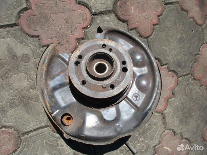 Кулак подвески задний правый w124 E-class 602