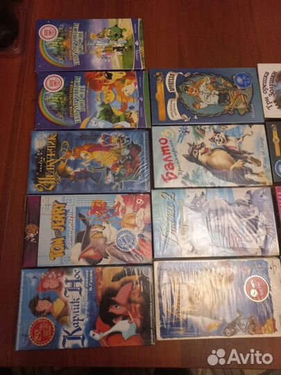 Видеокассеты различные мультфильмы,фильмы.Лицензия