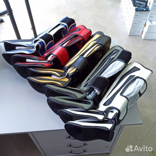 Защита голени и стопы щитки Venum для единоборств