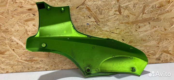 Боковина пластиковая прав. Kawasaki