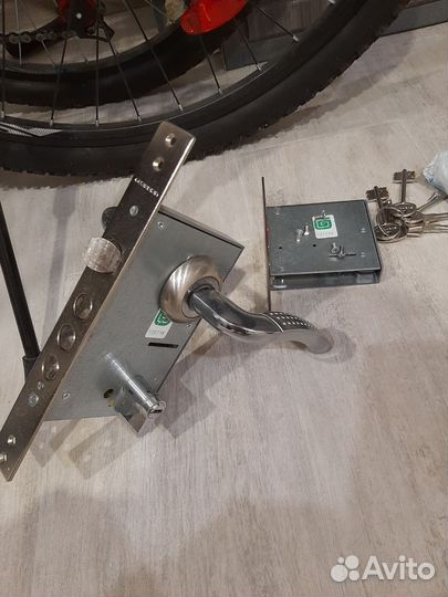 Дверь входная металлическая от застройщика