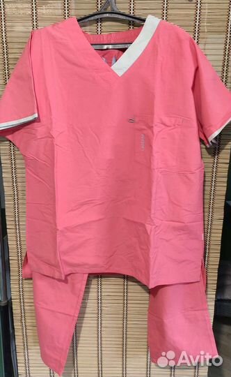 Медицинский женский костюм разм 44-56