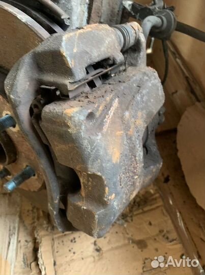 Суппорт тормозной передний правый Opel Astra J