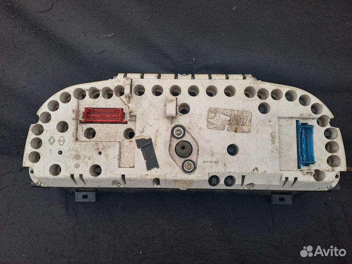 Панель приборов Renault Laguna1