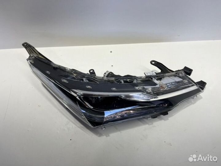 Фара LED передняя правая Toyota Corolla E180