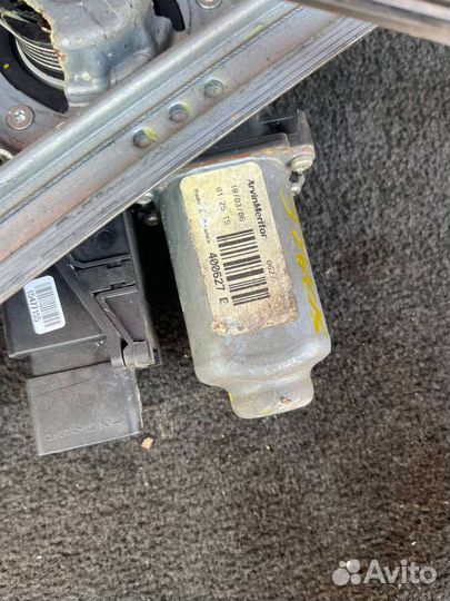 Стеклоподъемник передний Renault Espace 4