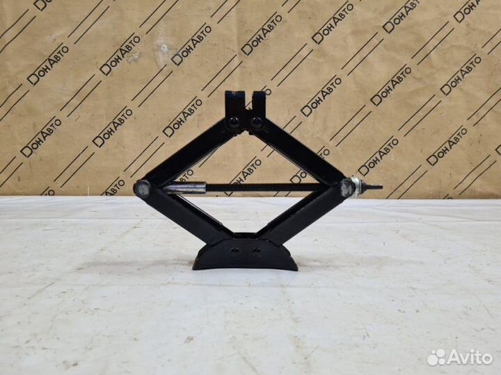 Домкрат Hyundai Solaris 2