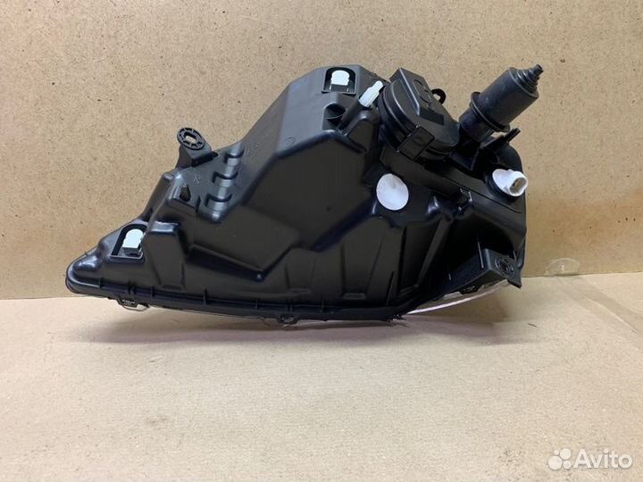 Фара правая Renault Logan