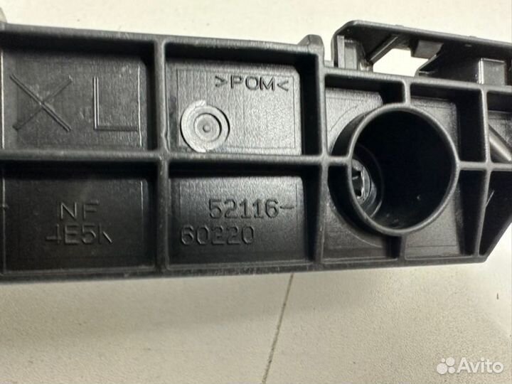 Кронштейн бампера передний левый Lexus Lx 570