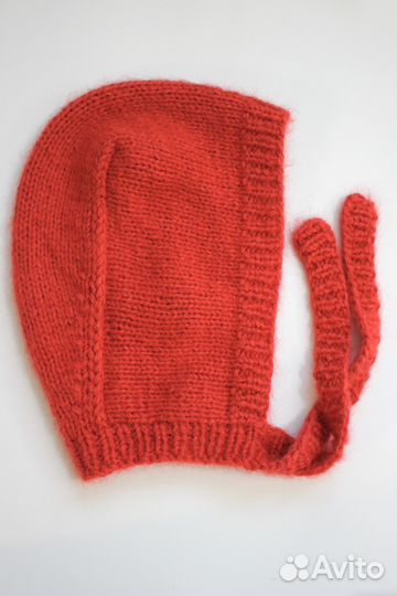 Распродажа вязаных чепчиков