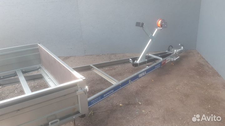 Легковой прицеп для лодки и грузов