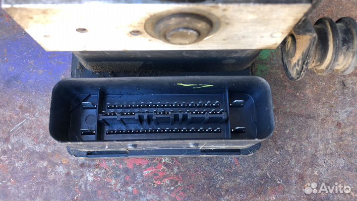 Блок абс ABS на Фольксваген гольф 5 пассат Б6 Джет