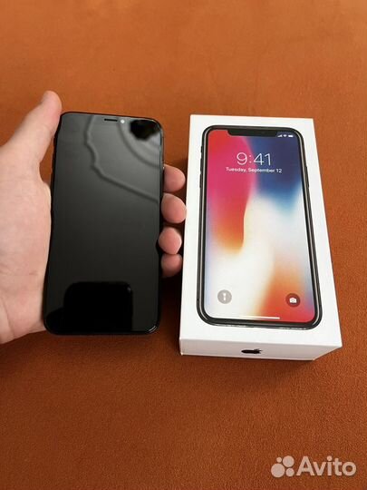 iPhone X, 64 ГБ