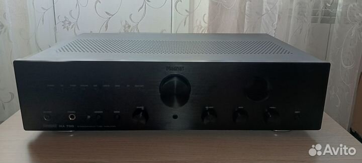Magnat MA 700