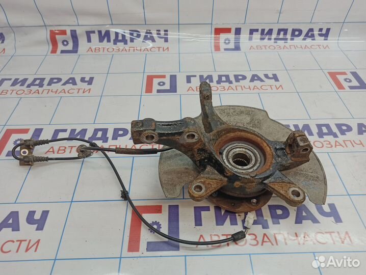 Кулак поворотный передний правый Suzuki SX4 45111